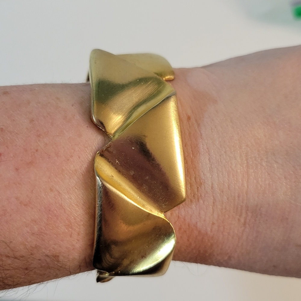 Goldtone Geometric Ribbon Like Clamp Bracelet